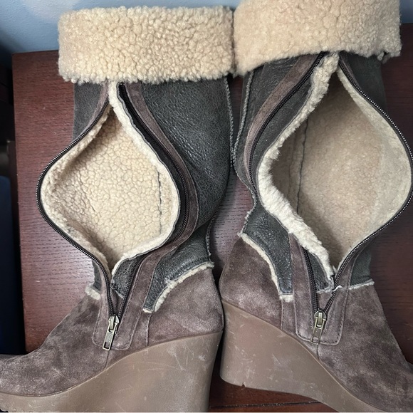 UGG Brown Sandra Leather and Shearling Wedge Knee-High Boots, Sz 9 - Picture 10 of 13